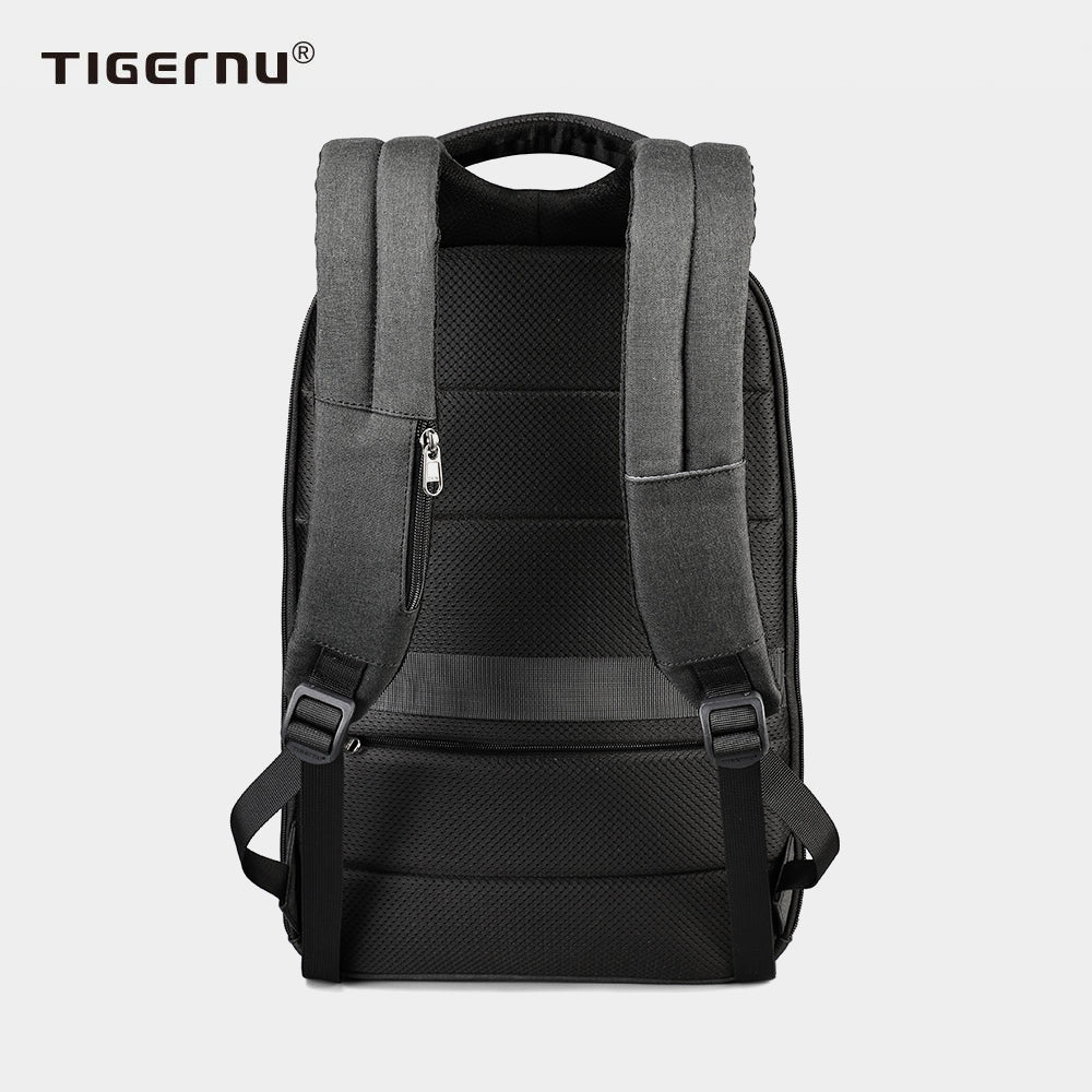 The back display of the black backpack model T-B3611