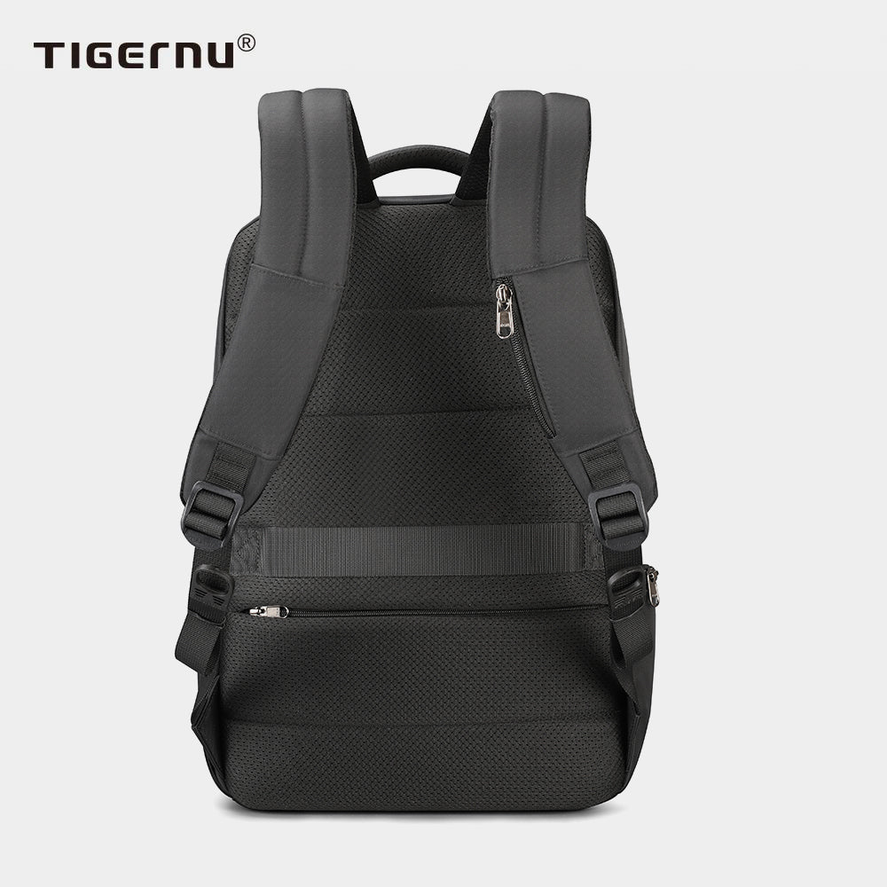 The back display of the black backpack model T-B3668