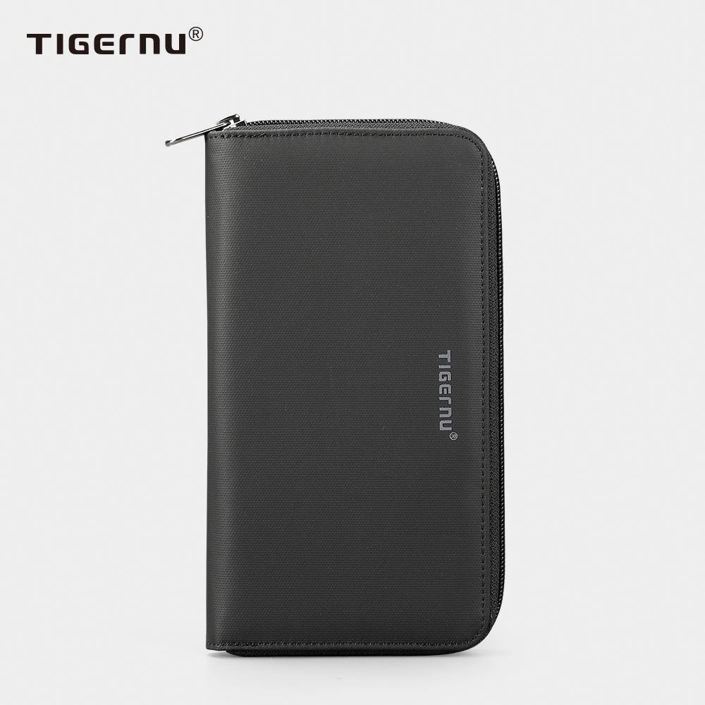 The front view of the black Wallet model T-S8081